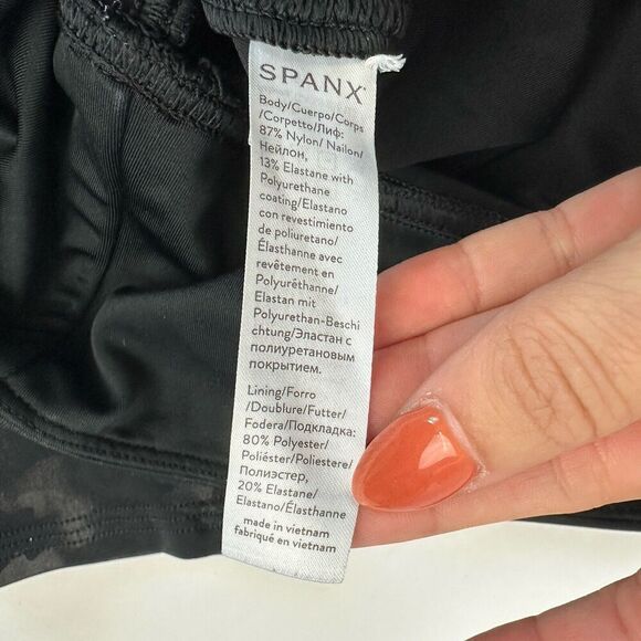 Spanx Faux Leather Leggings Matte Black Camouflage Camo High Waist Pull On Sz M - Picture 5 of 8